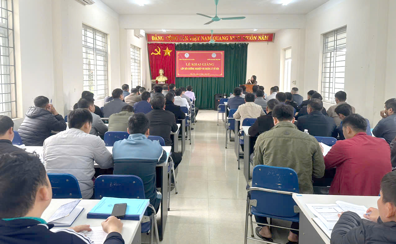 Cao su Lai Châu khai giảng bồi dưỡng nghiệp vụ quản lý Tổ đội