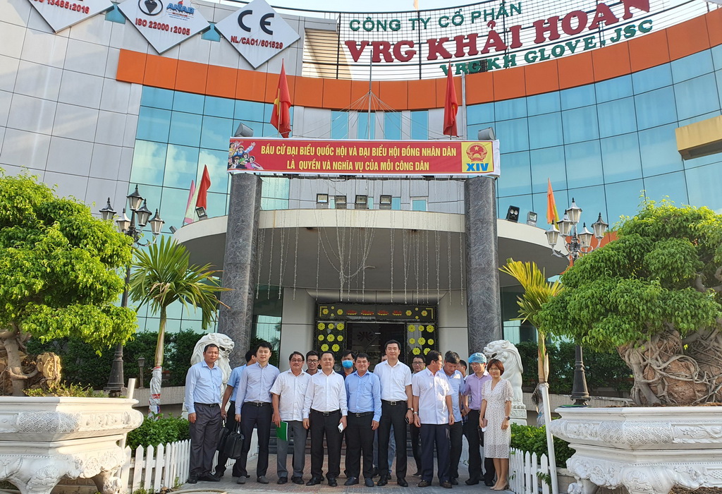Phó Chủ tịch Nguyễn Ngọc Cảnh làm việc tại Công ty cổ phần VRG Khải Hoàn
