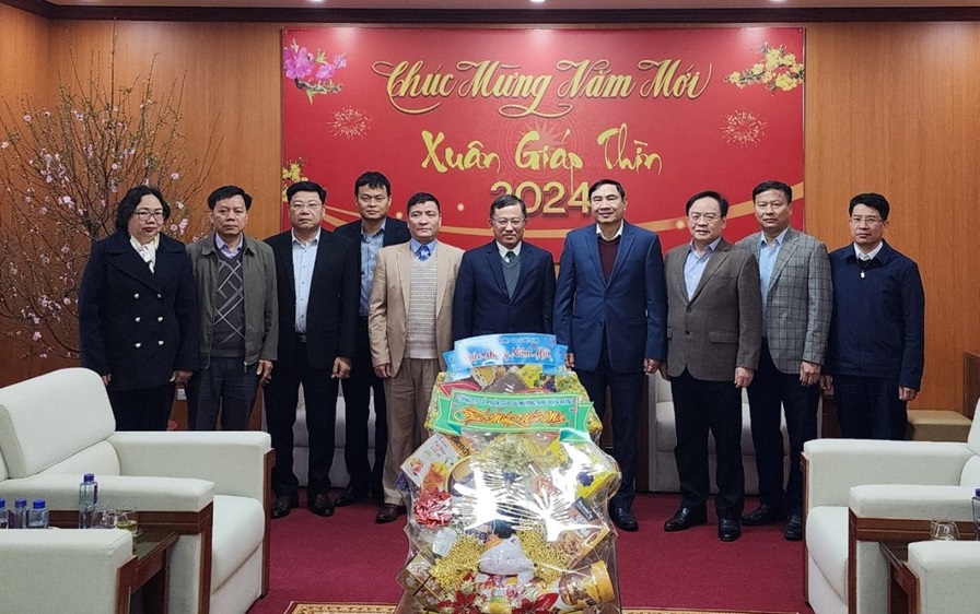 Lãnh đạo VRG thăm, chúc Tết tỉnh Điện Biên