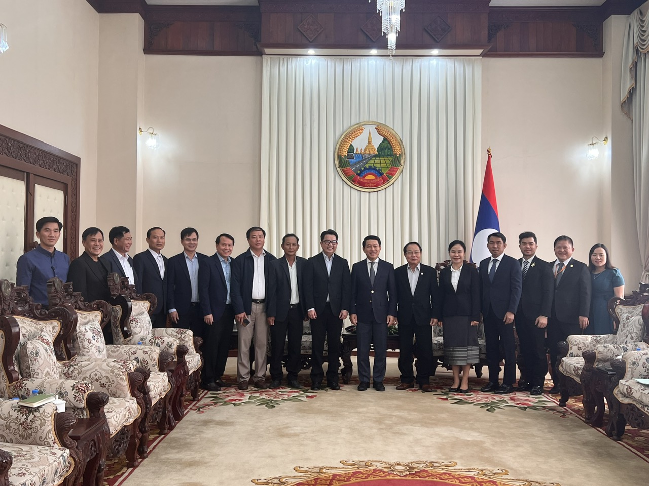 Lãnh đạo VRG chúc Tết Bun Pimay Lãnh đạo Cấp cao Lào
