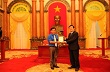 Nơi khó, có thanh niên