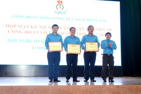 Thu nhập người lao động Cao su Đồng Nai gần 6 triệu đồng/người/tháng
