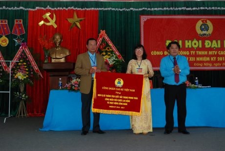Cao su Krông Buk phấn đấu kinh tế gia đình đạt 60 triệu đồng/hộ