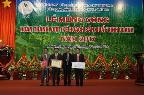 Cao su Lai Châu dự kiến khai thác đạt trên 901 tấn mủ năm 2017