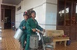 Đôi vợ chồng luôn giúp đỡ đồng nghiệp
